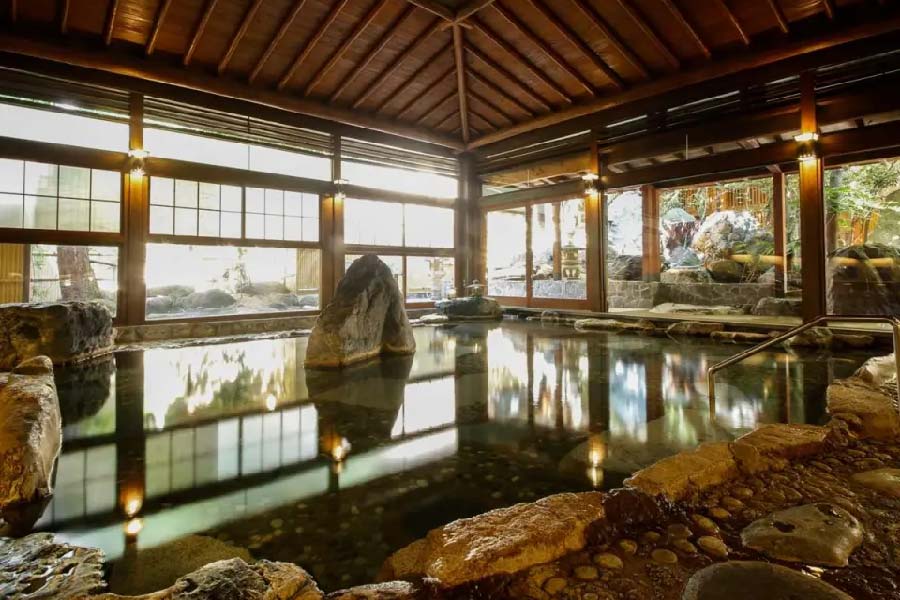 依山樓岩崎-02